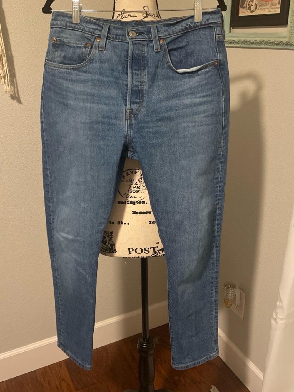 Levi's Women's Skinny Jeans in Light Blue Denim